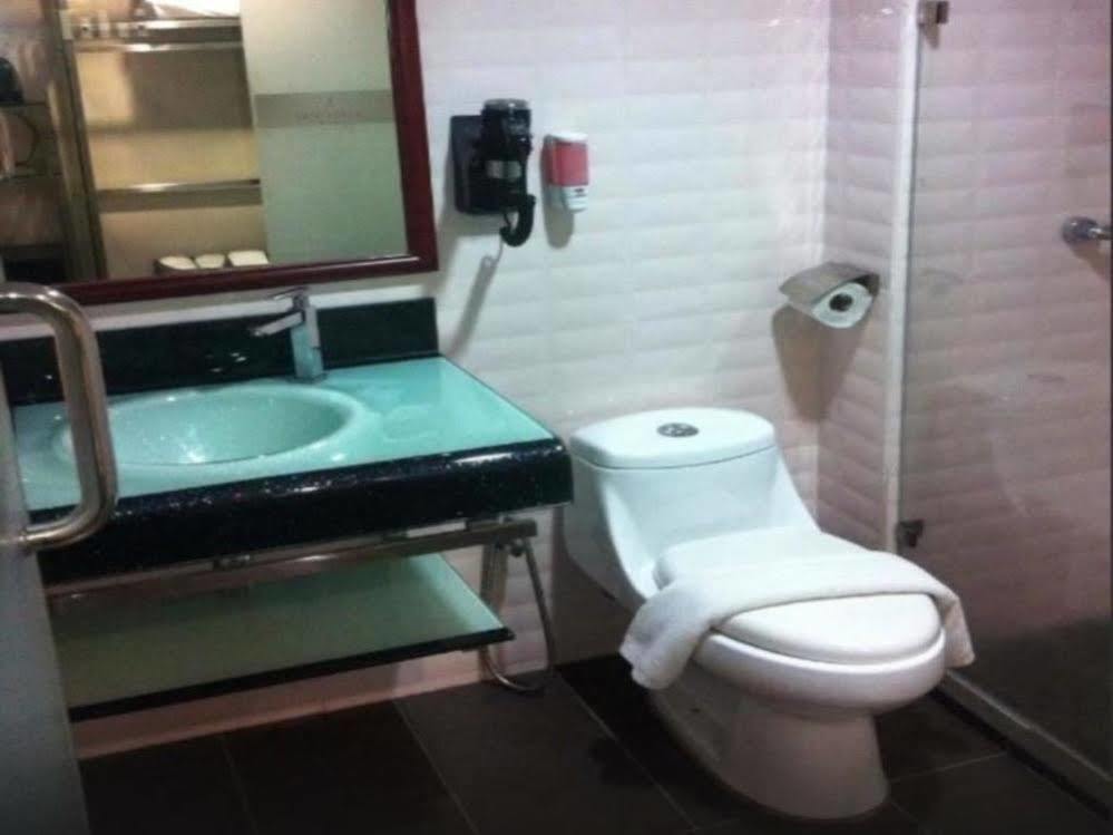 Nouvelle Hotel Johor Kulai Exterior foto