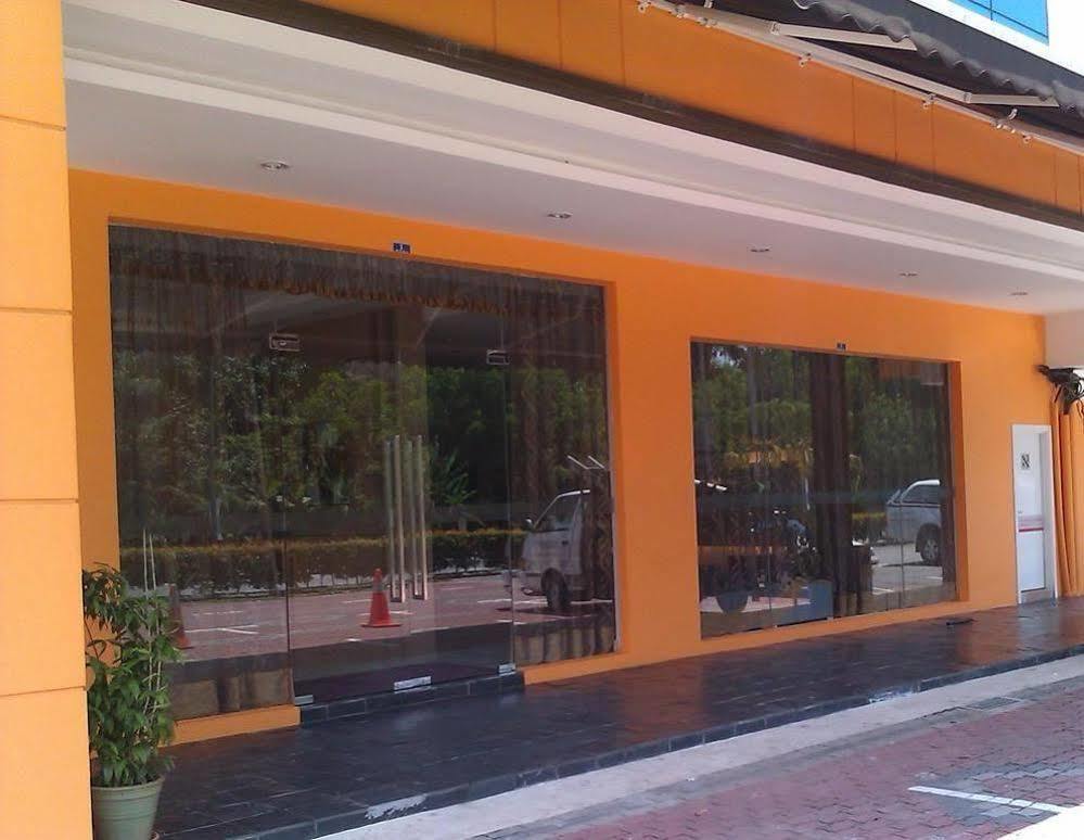 Nouvelle Hotel Johor Kulai Exterior foto